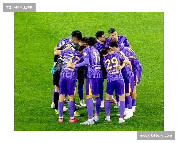 天津津门虎1-0领先山东泰山，基莱斯世界波远射破门